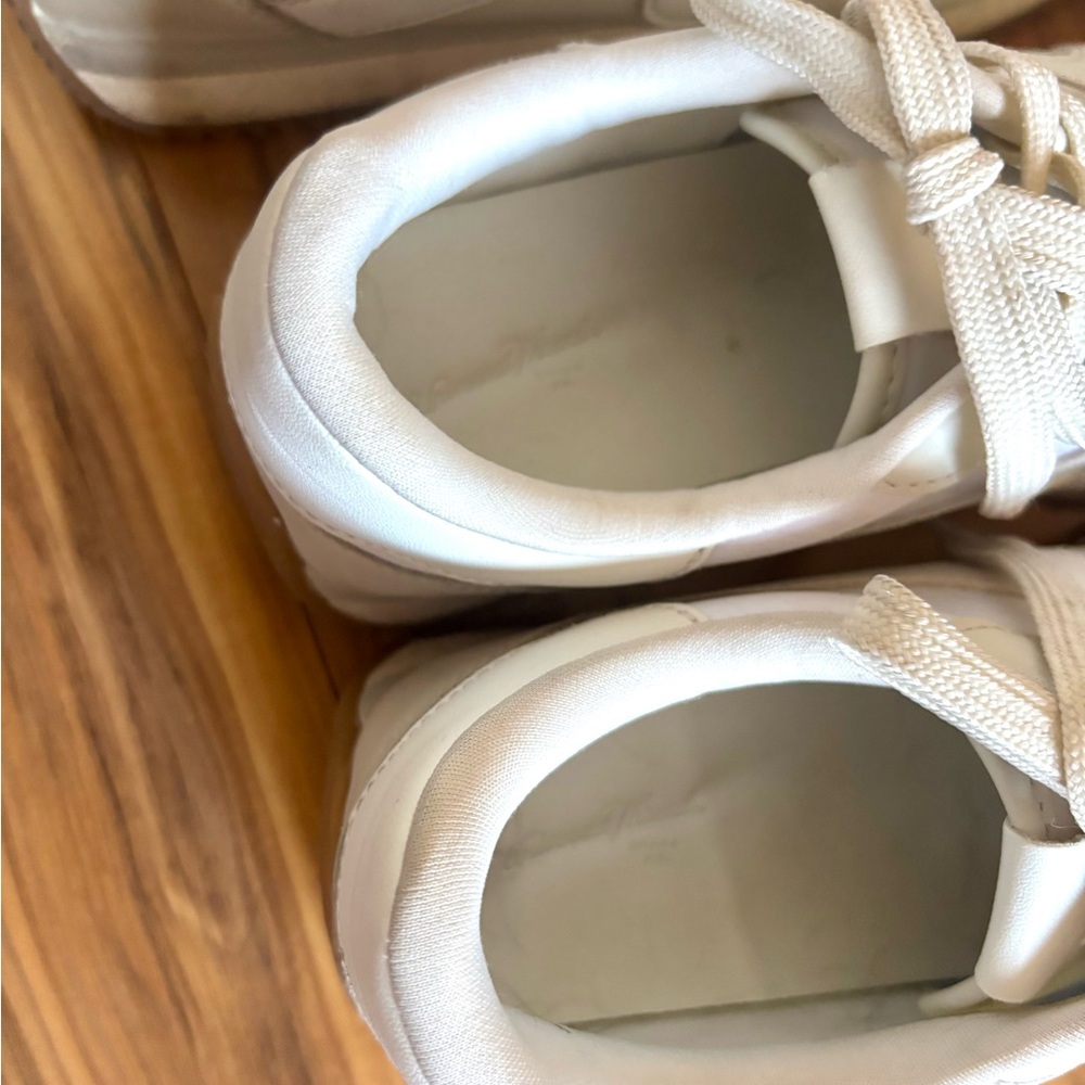 Lot of 2 set universal thread pre loved sneaker tennis shoes size 9 white beige - Picture 6 of 12